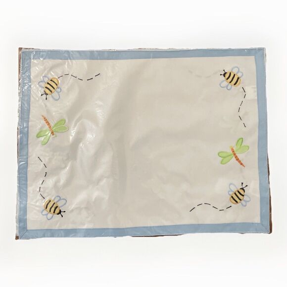 Home Presents Bugs White Place Mats Set of 8 NEW Embroidered Bee Dragonfly 2003 - Picture 2 of 9